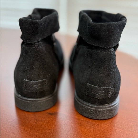 NWOT - UGG Josefene Cuff Boots- Black Suede Leather - size 8.5 - Picture 10 of 13
